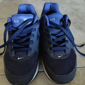Boy's Nike Air